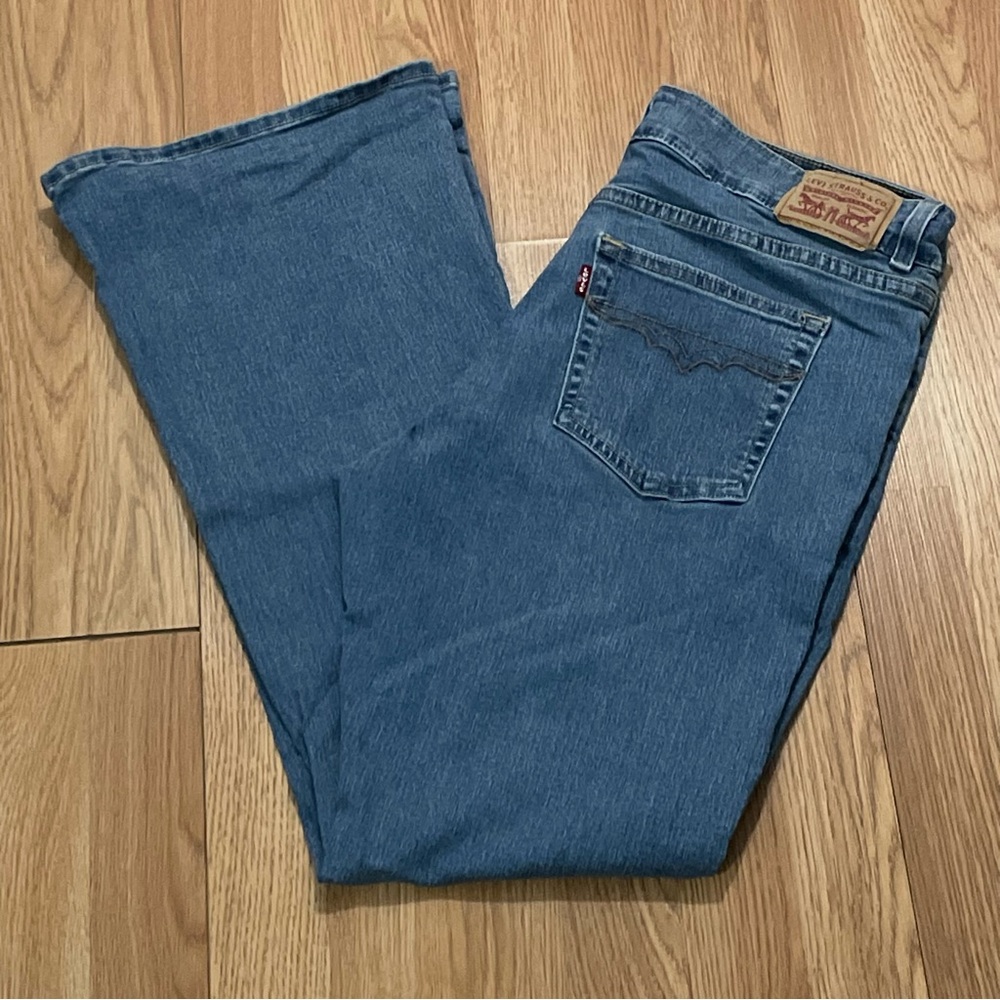 Levi's 726 Women’s 33 (32x31) Flare Jeans Medium Blue Denim Stretch High rise